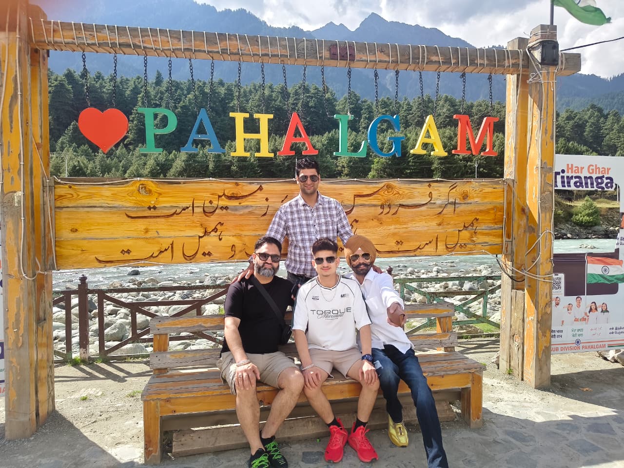 Guests with luggage during a Kashmir trip